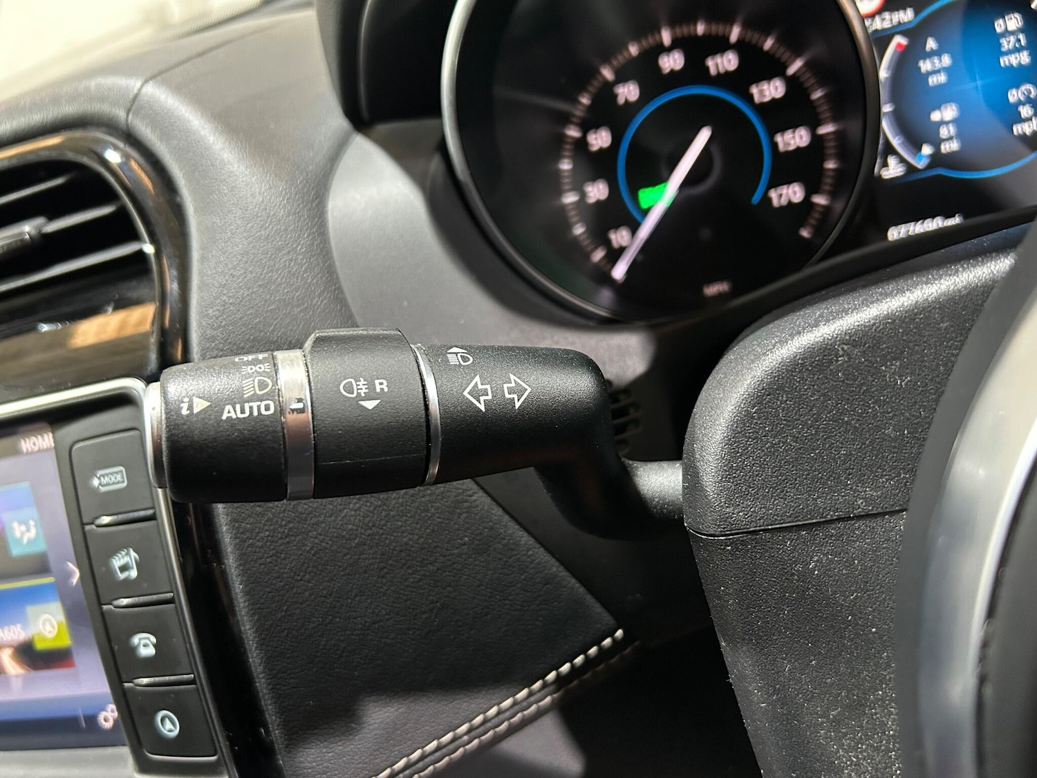 Used Jaguar XE 2017 for sale - 76137155: Photo 39
