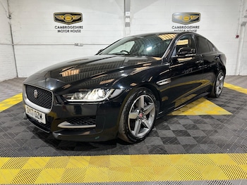 Used Jaguar XE 2017 for sale - 76137155: Photo 3