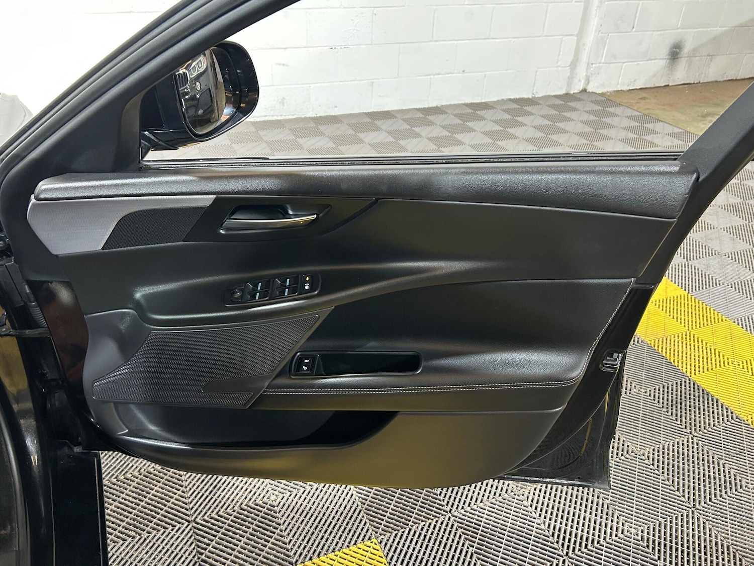 Used Jaguar XE 2017 for sale - 76137155: Photo 43