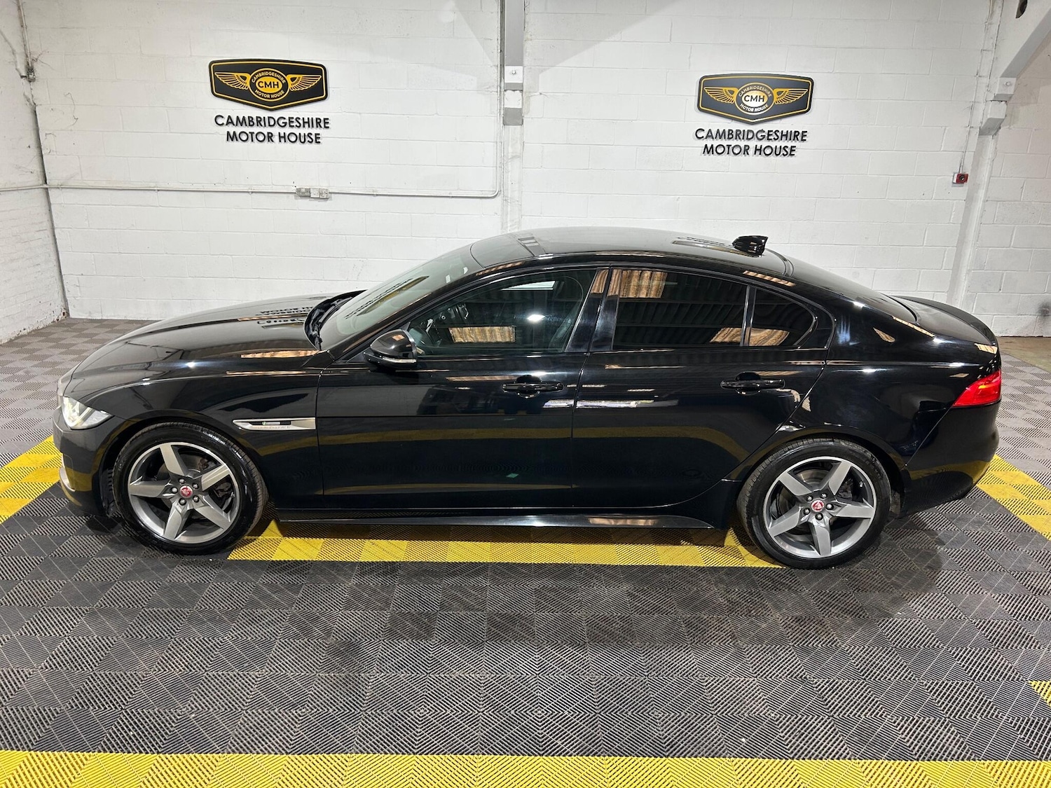 Used Jaguar XE 2017 for sale - 76137155: Photo 51