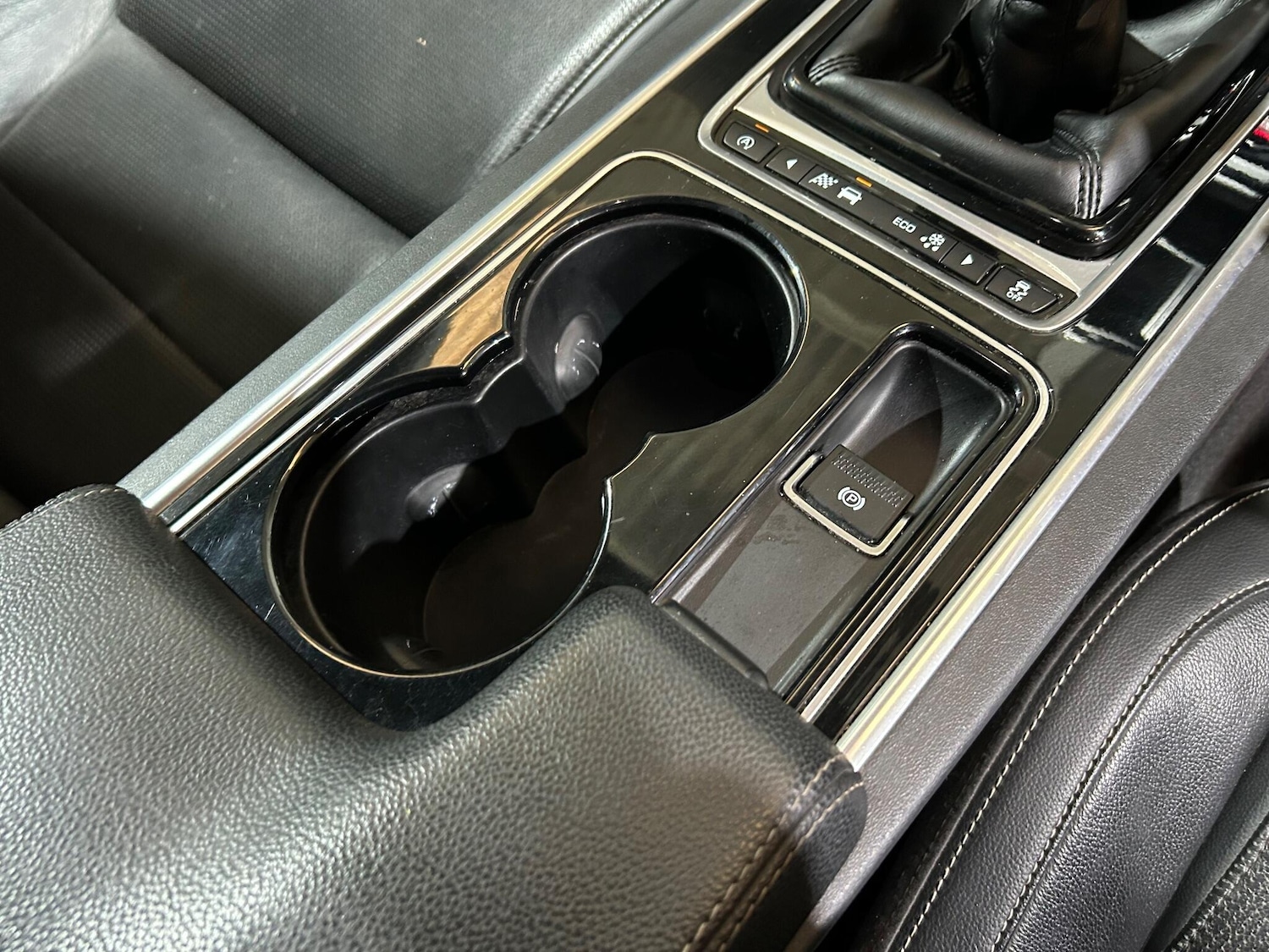 Used Jaguar XE 2017 for sale - 76137155: Photo 67