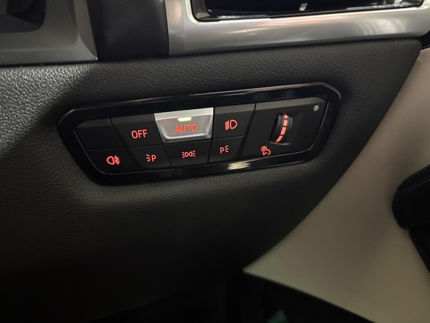 Used BMW 8 Series 2018 for sale - 76122484: Photo 40