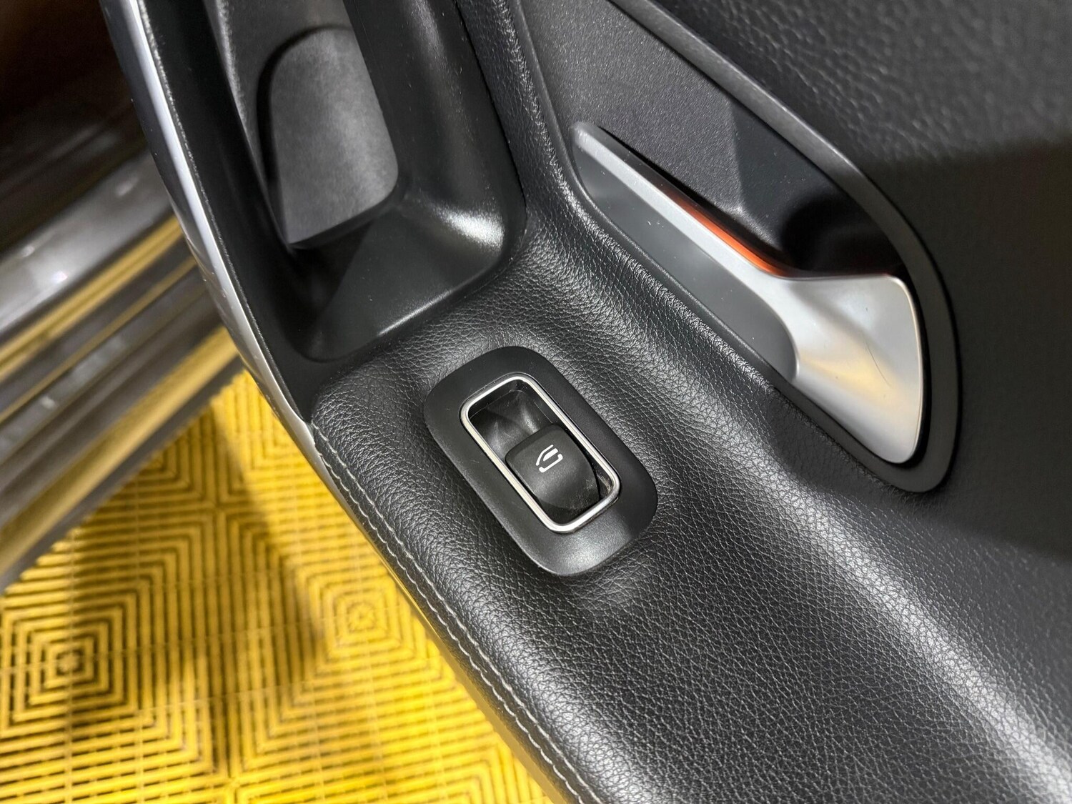 Used Mercedes-Benz A-Class 2019 for sale - 76657340: Photo 50