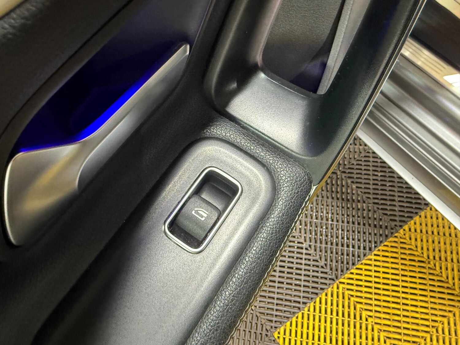 Used Mercedes-Benz A-Class 2019 for sale - 76657340: Photo 65