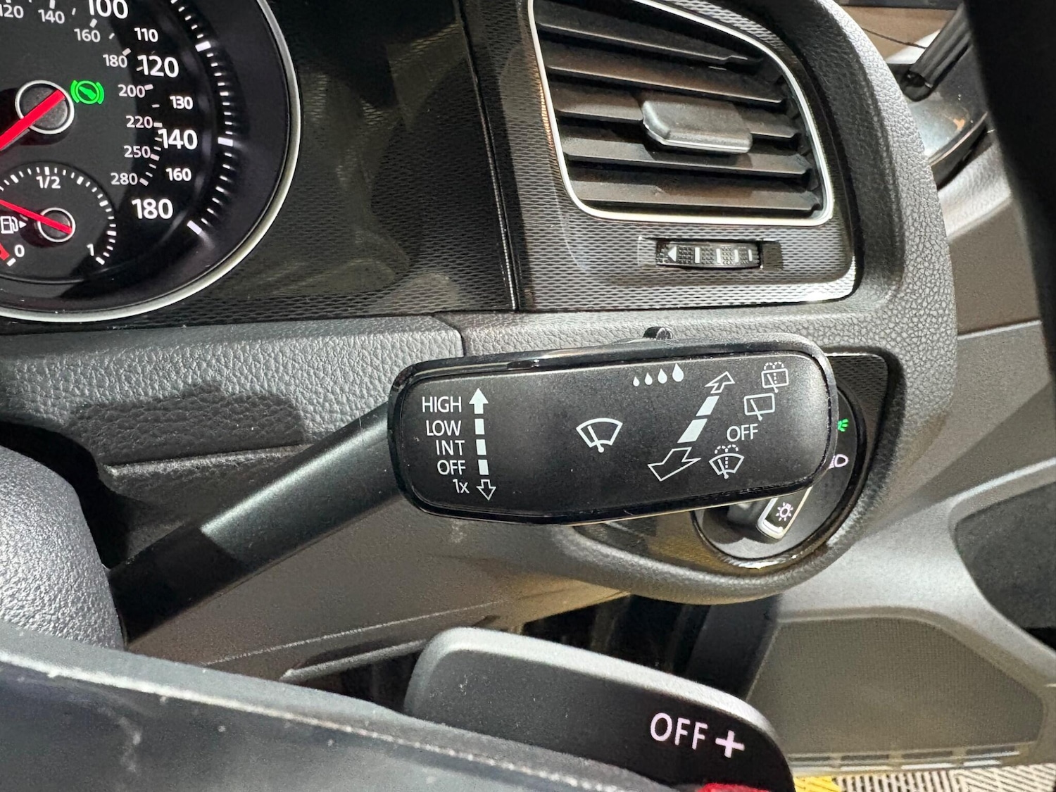 Used Volkswagen Golf 2017 for sale - 77050168: Photo 29