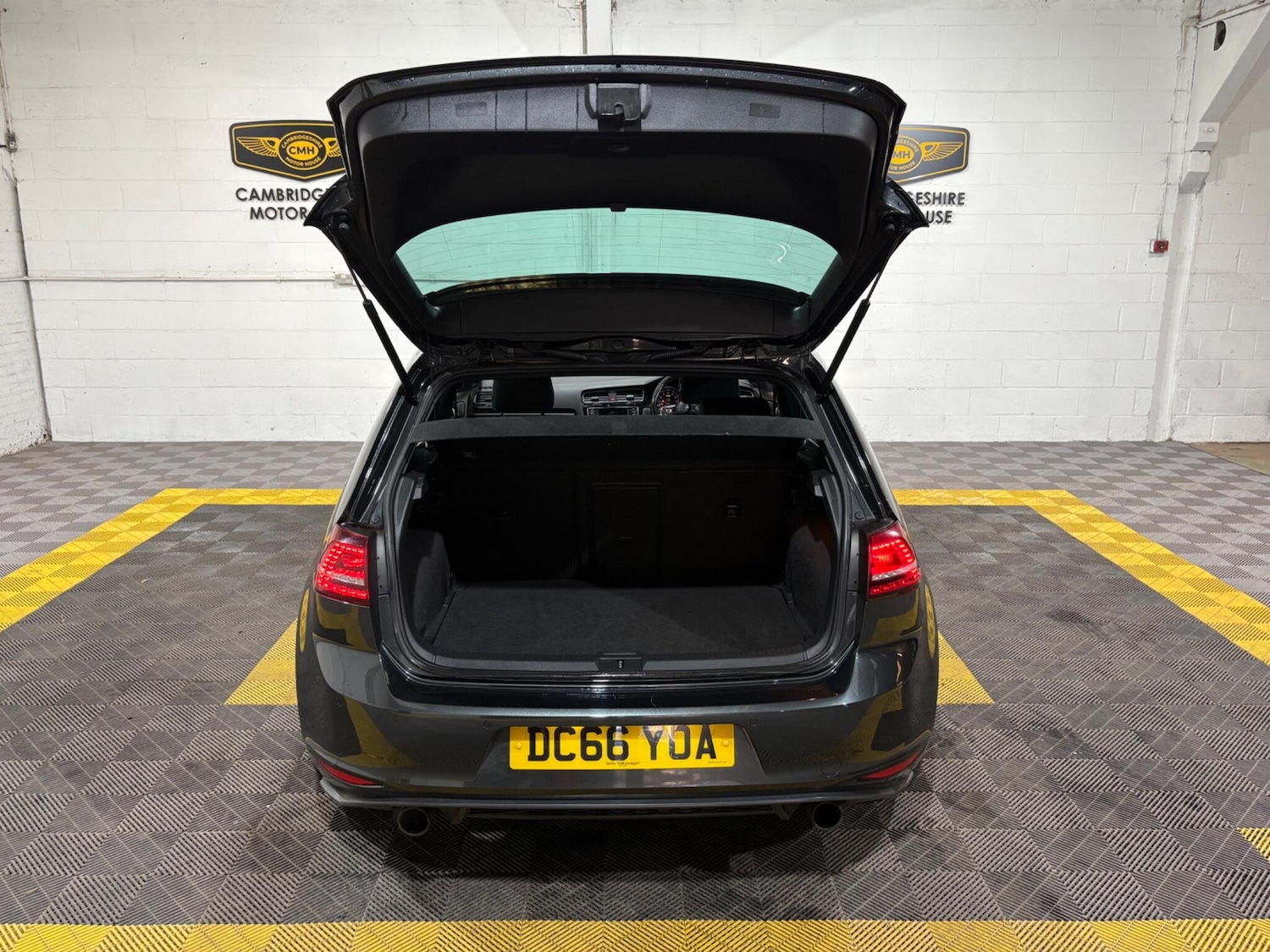 Used Volkswagen Golf 2017 for sale - 77050168: Photo 50