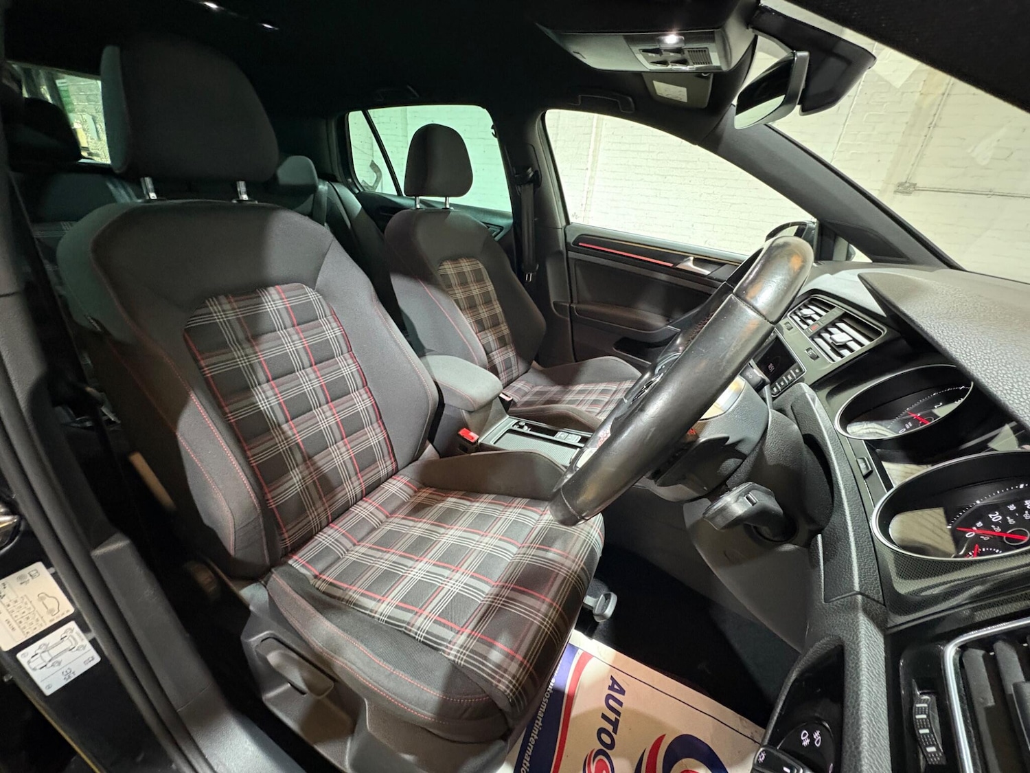 Used Volkswagen Golf 2017 for sale - 77050168: Photo 8