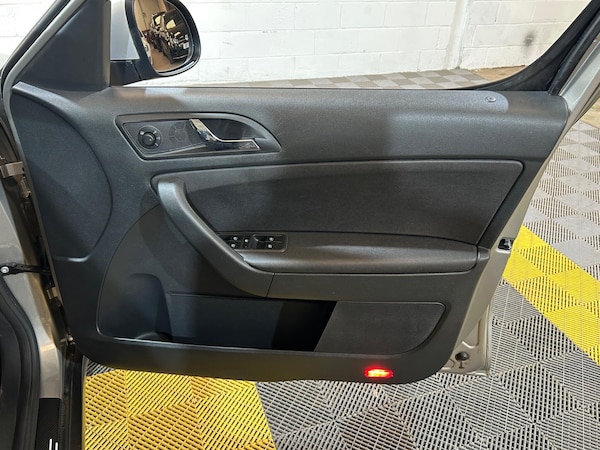 Used Skoda Yeti 2015 for sale - 75494279: Photo 38