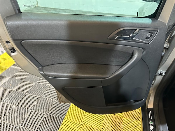 Used Skoda Yeti 2015 for sale - 75494279: Photo 58