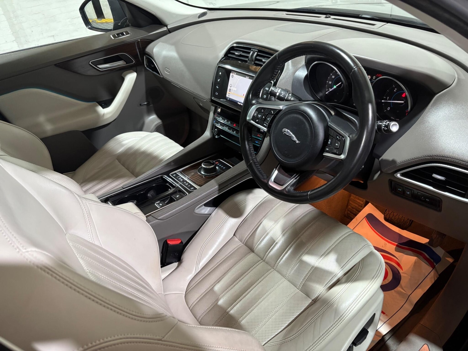 Used Jaguar F-Pace 2017 for sale - 76179801: Photo 16