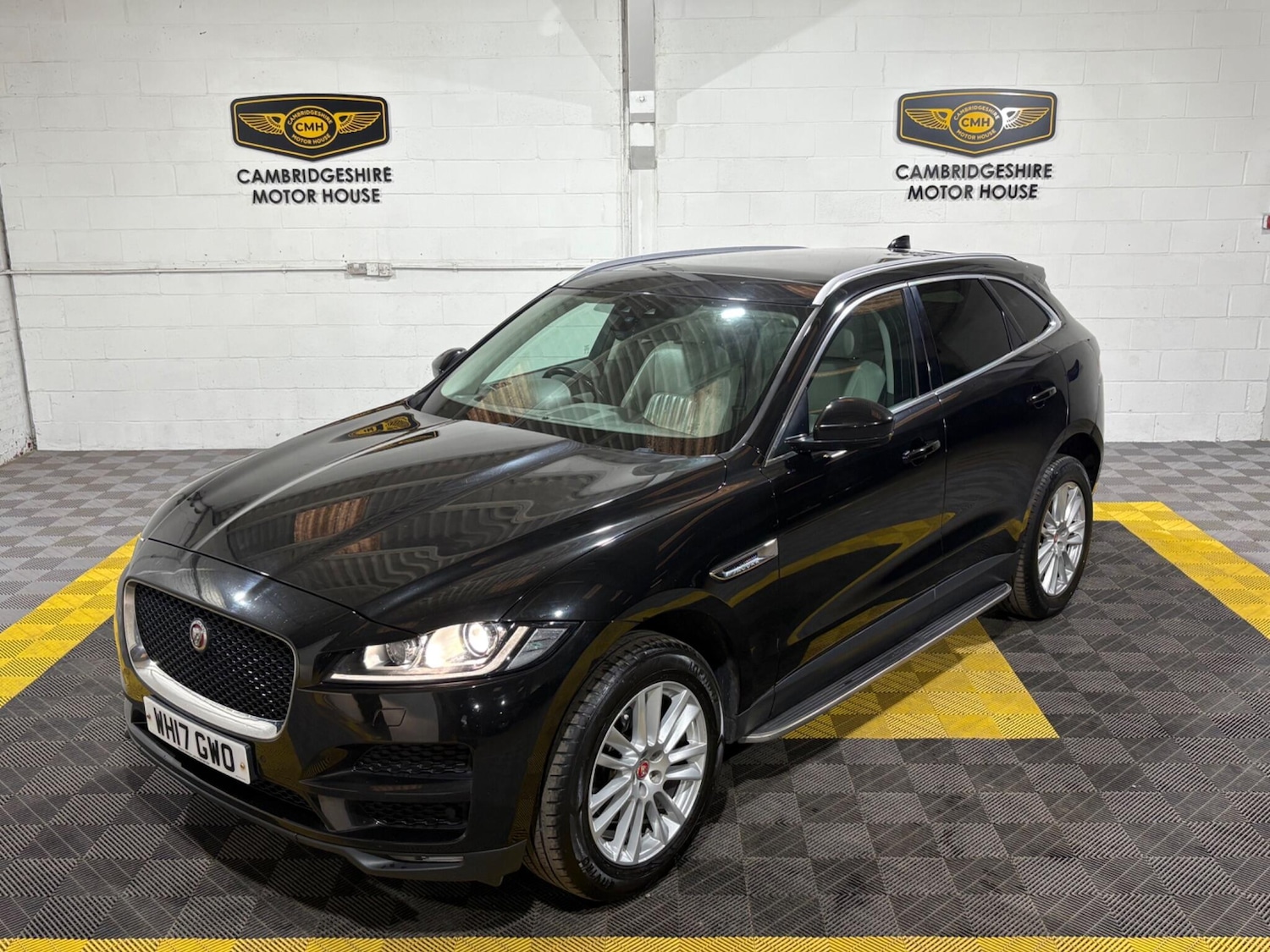 Used Jaguar F-Pace 2017 for sale - 76179801: Photo 17