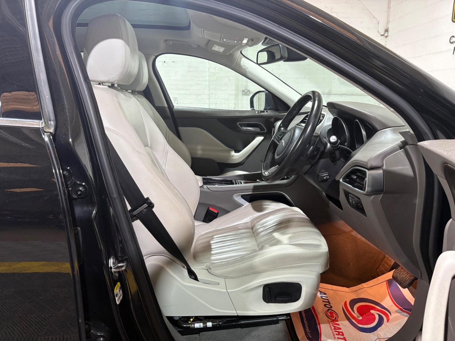 Used Jaguar F-Pace 2017 for sale - 76179801: Photo 18