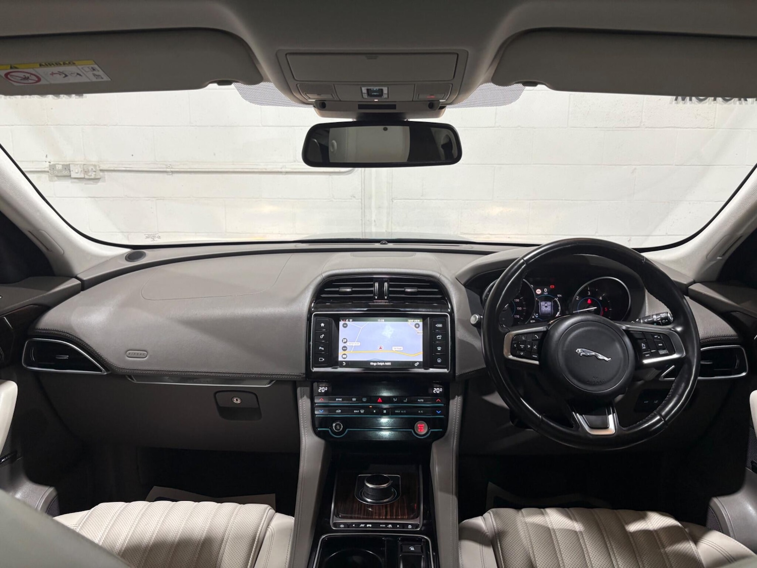 Used Jaguar F-Pace 2017 for sale - 76179801: Photo 3