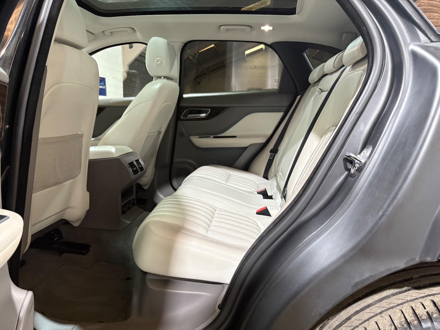 Used Jaguar F-Pace 2017 for sale - 76179801: Photo 34