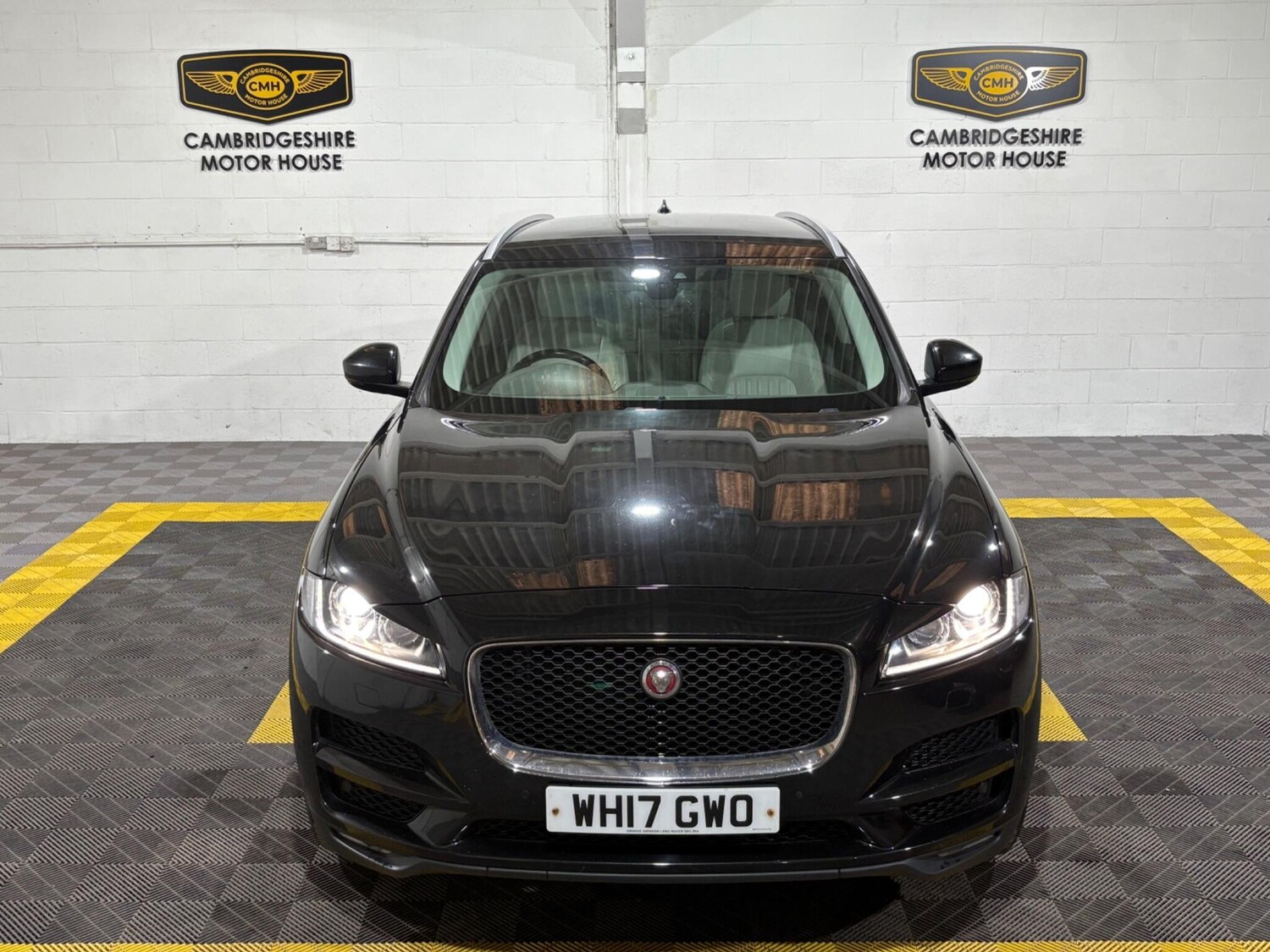 Used Jaguar F-Pace 2017 for sale - 76179801: Photo 35