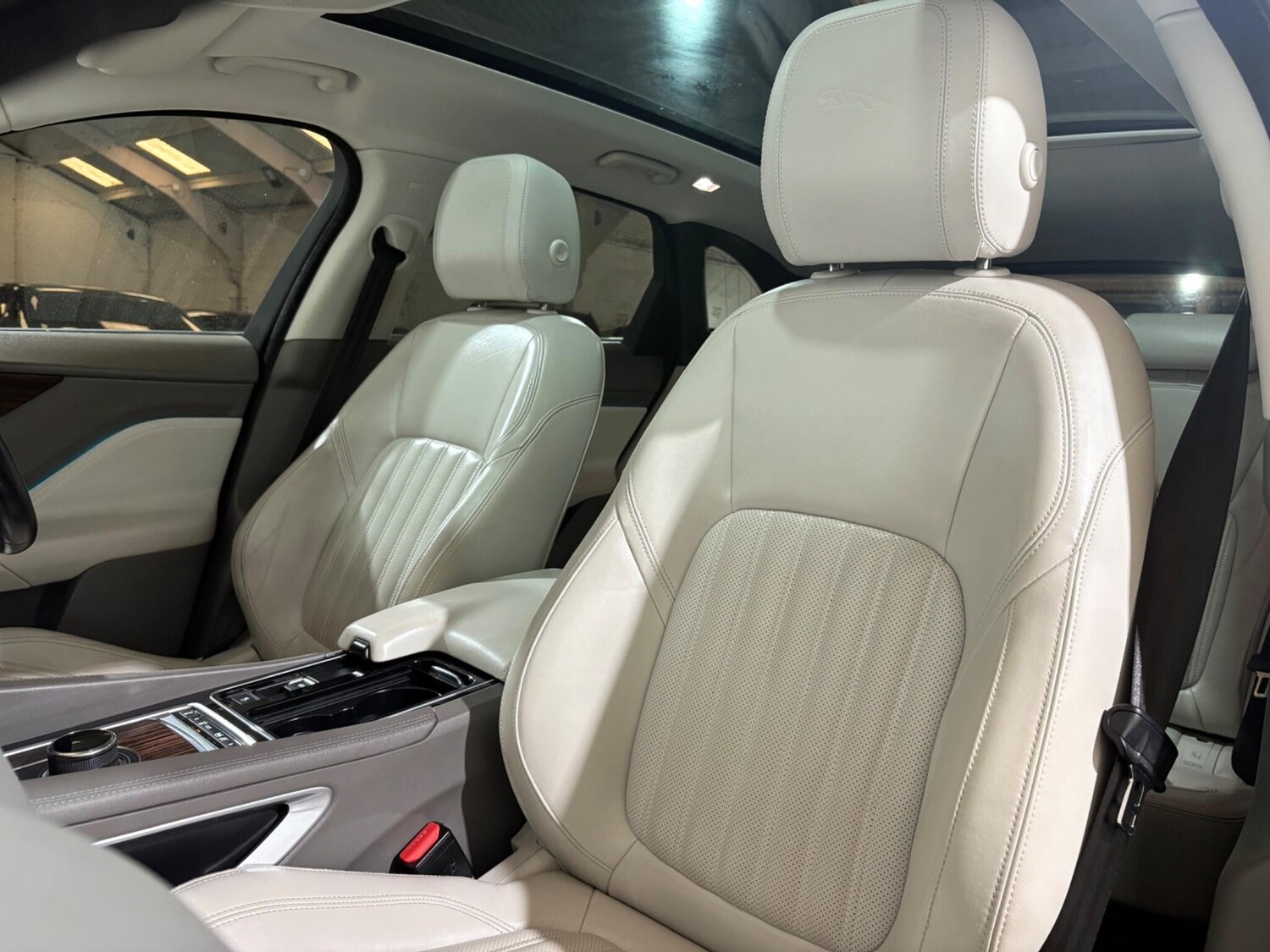 Used Jaguar F-Pace 2017 for sale - 76179801: Photo 38