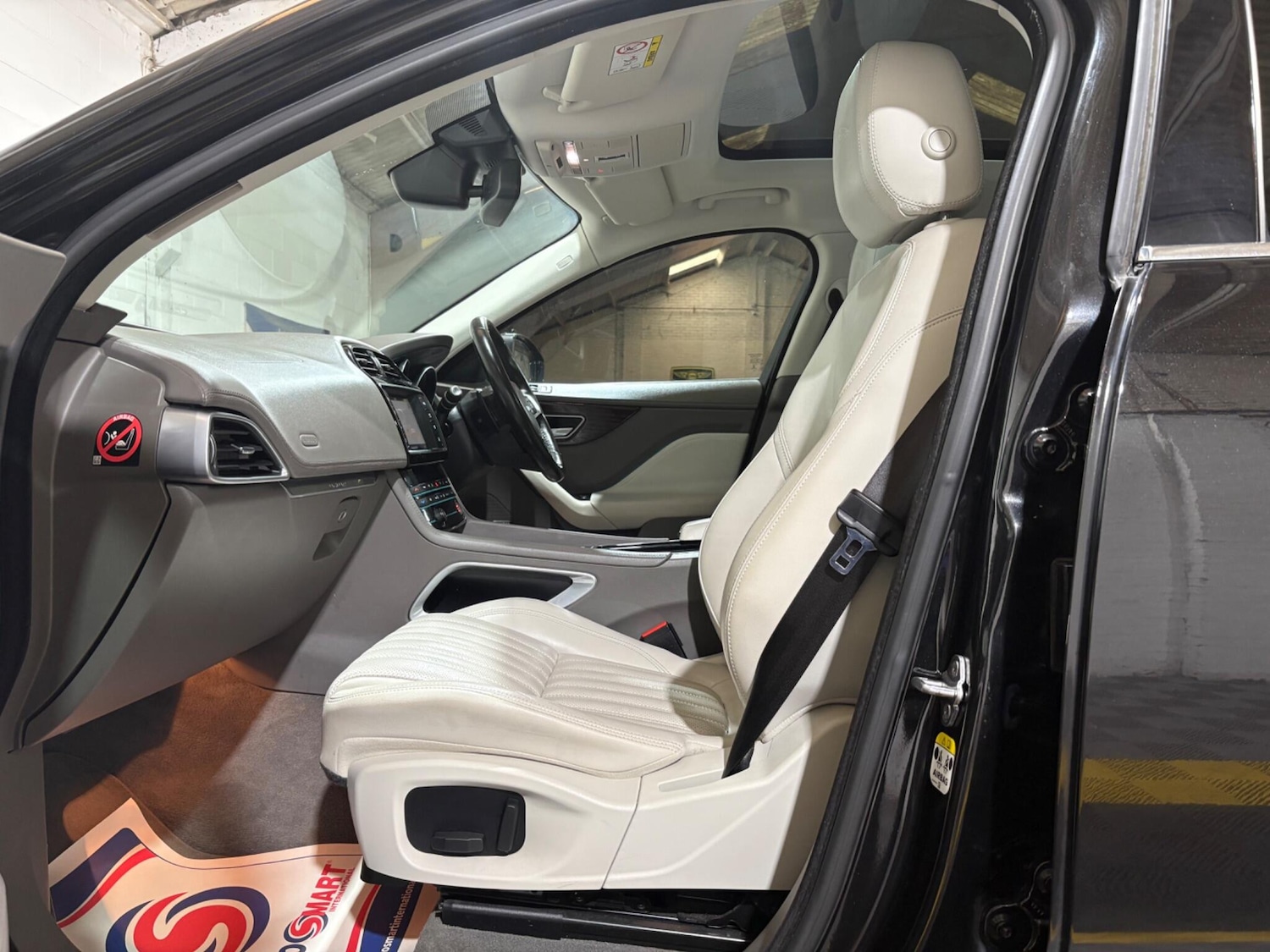 Used Jaguar F-Pace 2017 for sale - 76179801: Photo 39