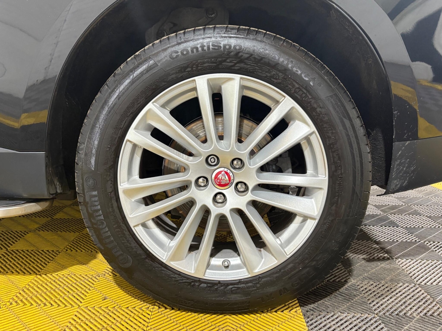 Used Jaguar F-Pace 2017 for sale - 76179801: Photo 40