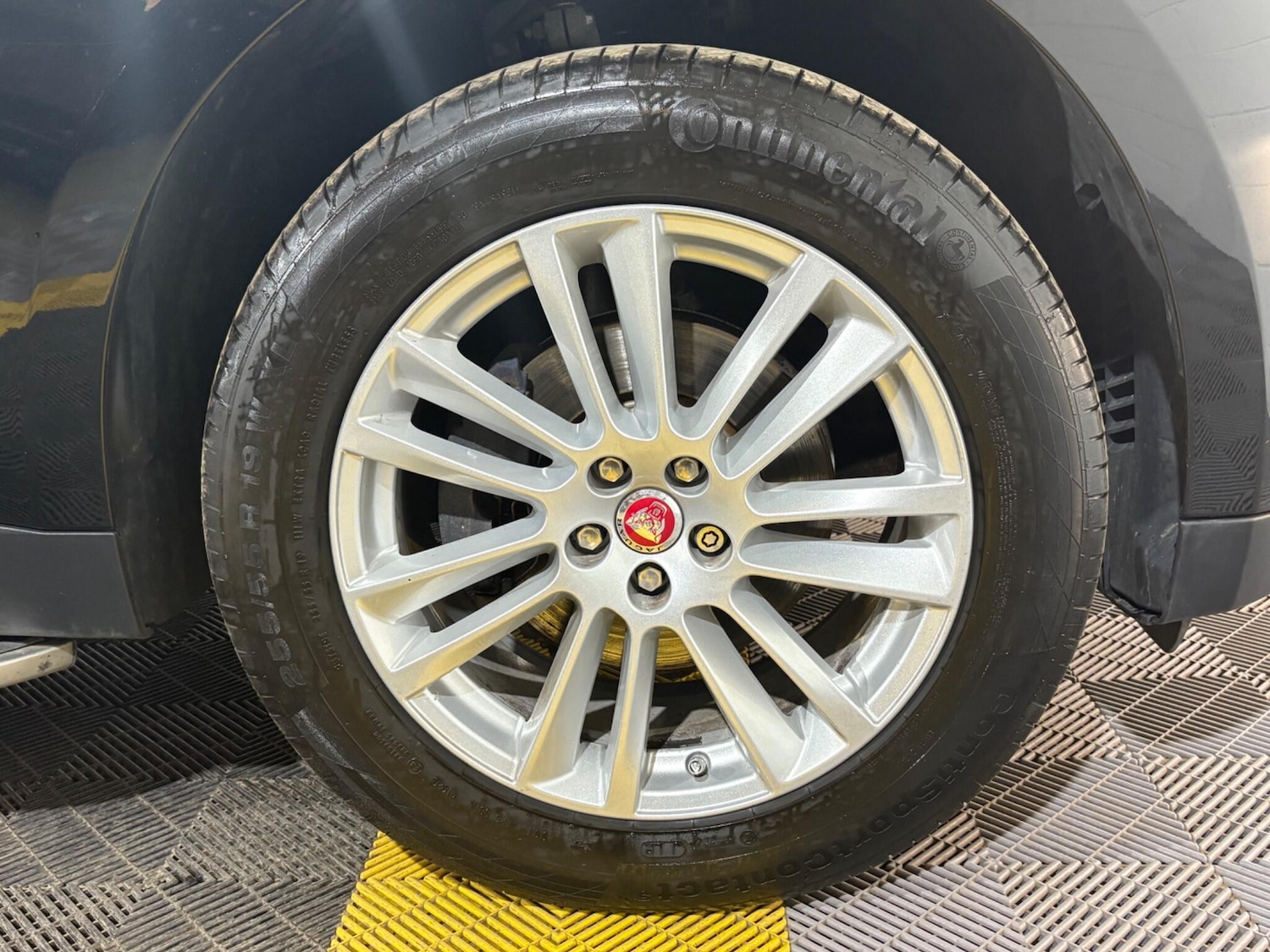 Used Jaguar F-Pace 2017 for sale - 76179801: Photo 48