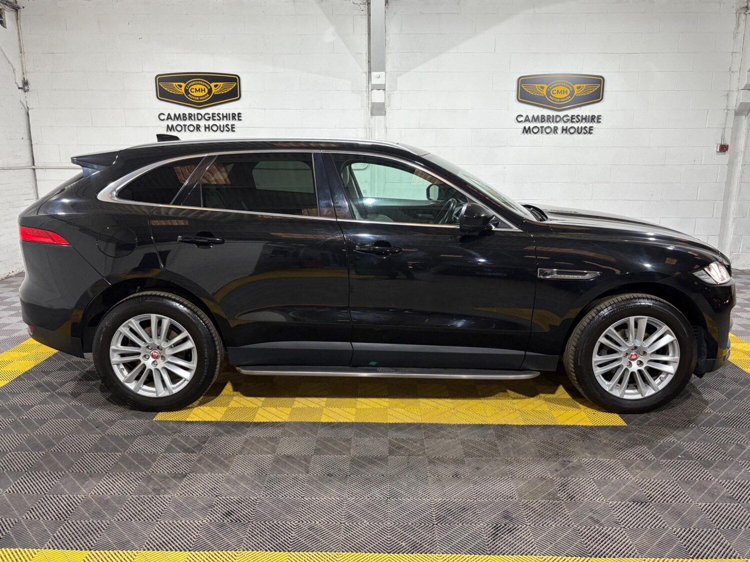 Used Jaguar F-Pace 2017 for sale - 76179801: Photo 68
