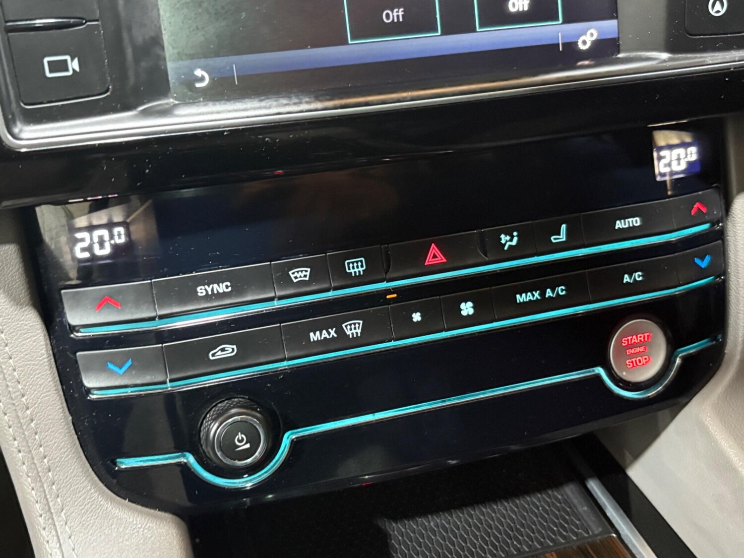 Used Jaguar F-Pace 2017 for sale - 76179801: Photo 70