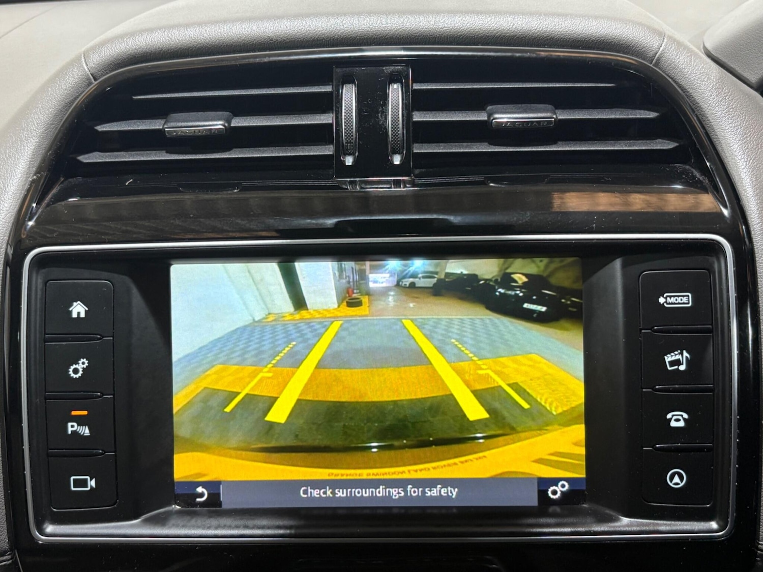 Used Jaguar F-Pace 2017 for sale - 76179801: Photo 8