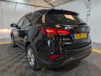 Used Hyundai Santa Fe 2016 for sale - 79520471: Photo