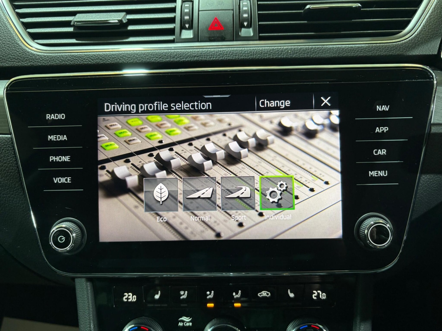 Used Skoda Superb 2022 for sale - 77029023: Photo 14