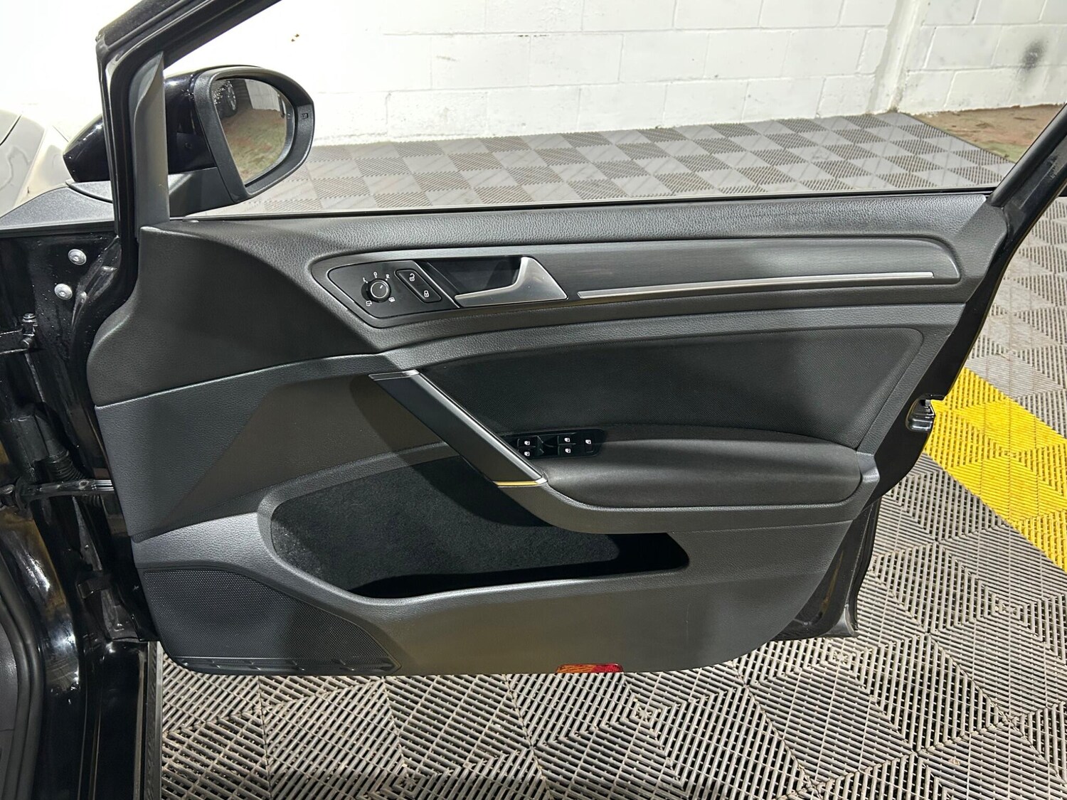 Used Volkswagen Golf 2018 for sale - 77574965: Photo 45