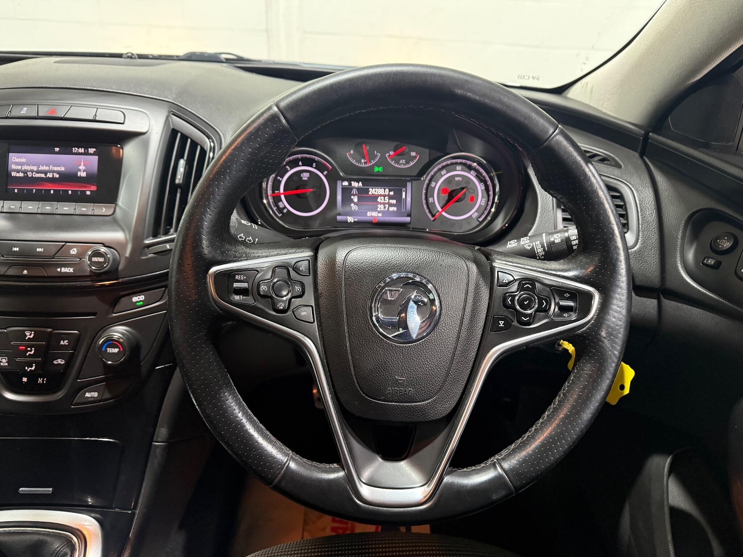 Used Vauxhall Insignia 2015 for sale - 76786780: Photo 39