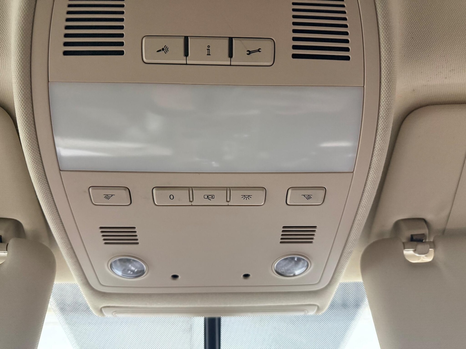 Used Volkswagen Touareg 2011 for sale - 76839356: Photo 16