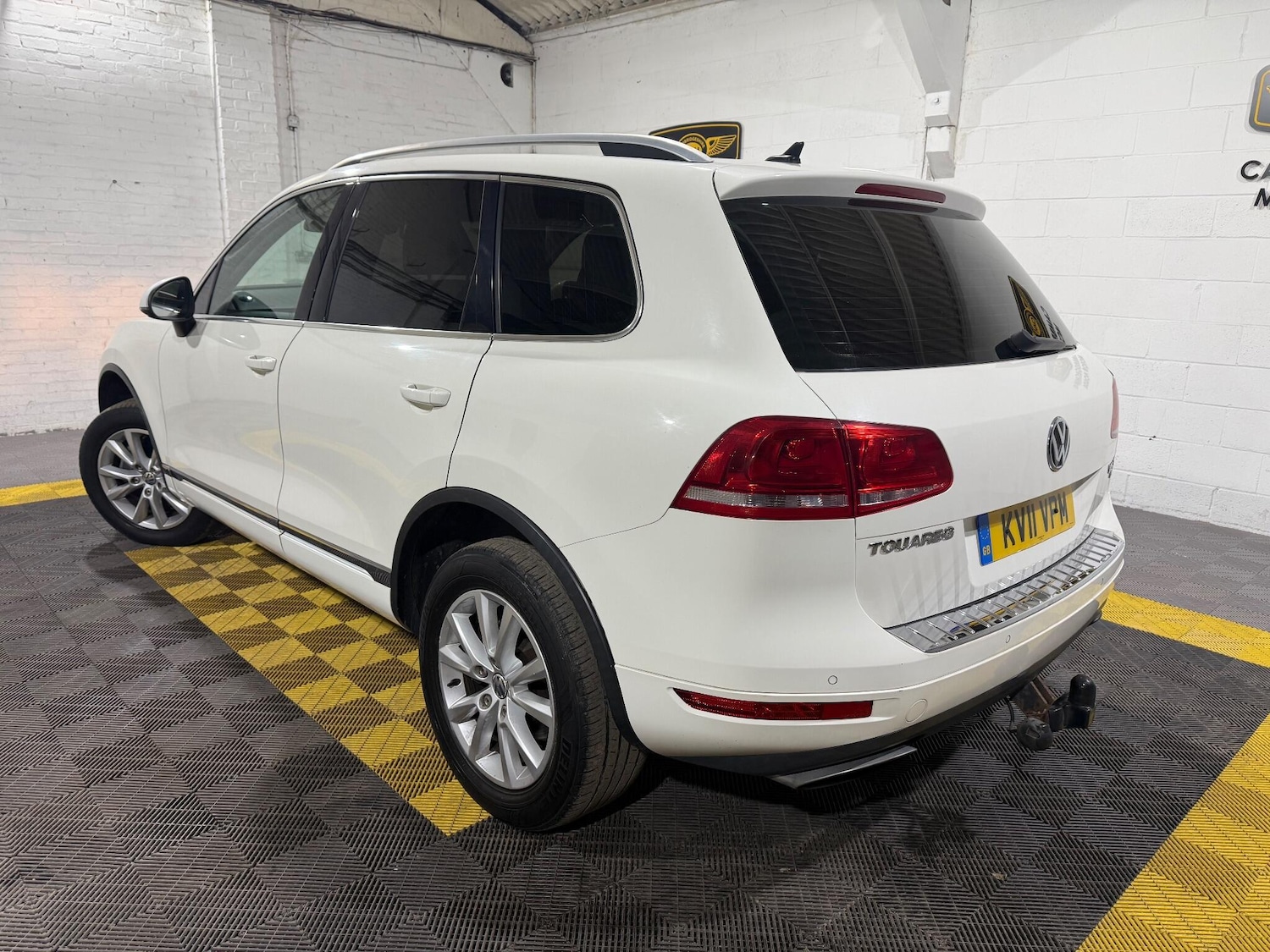 Used Volkswagen Touareg 2011 for sale - 76839356: Photo 2