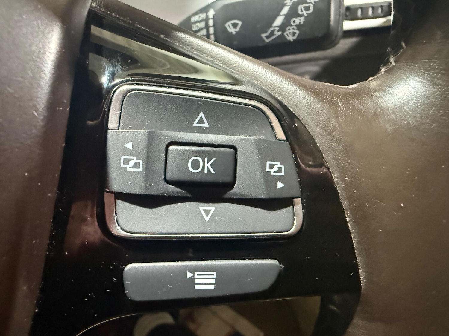 Used Volkswagen Touareg 2011 for sale - 76839356: Photo 36