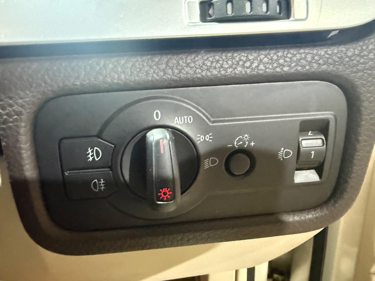 Used Volkswagen Touareg 2011 for sale - 76839356: Photo 39