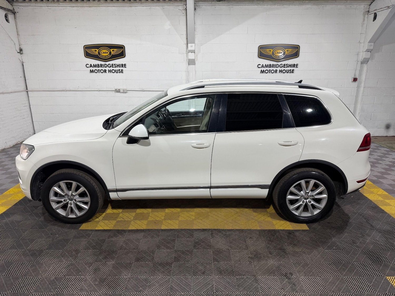 Used Volkswagen Touareg 2011 for sale - 76839356: Photo 65
