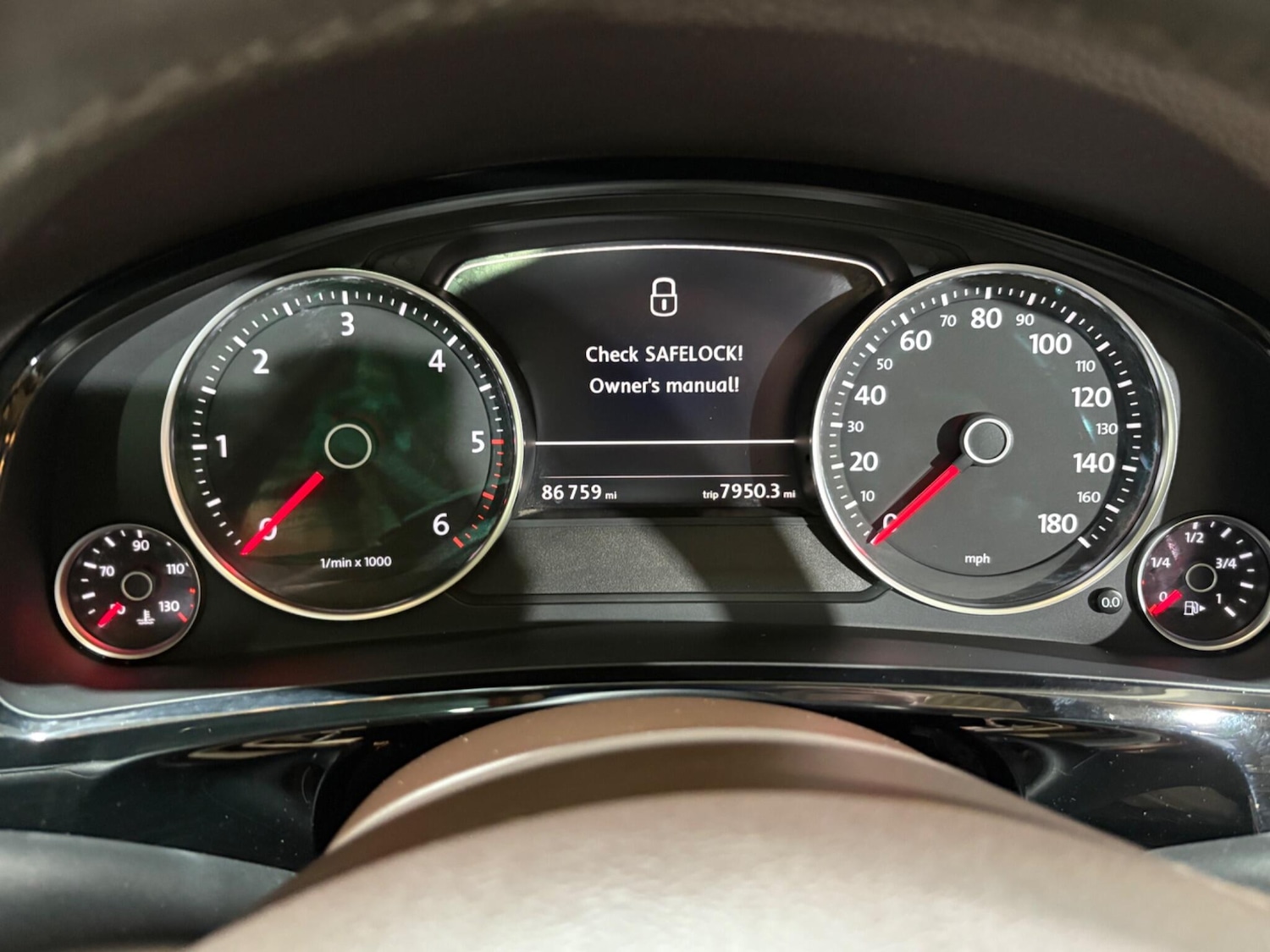 Used Volkswagen Touareg 2015 for sale - 76839744: Photo 10