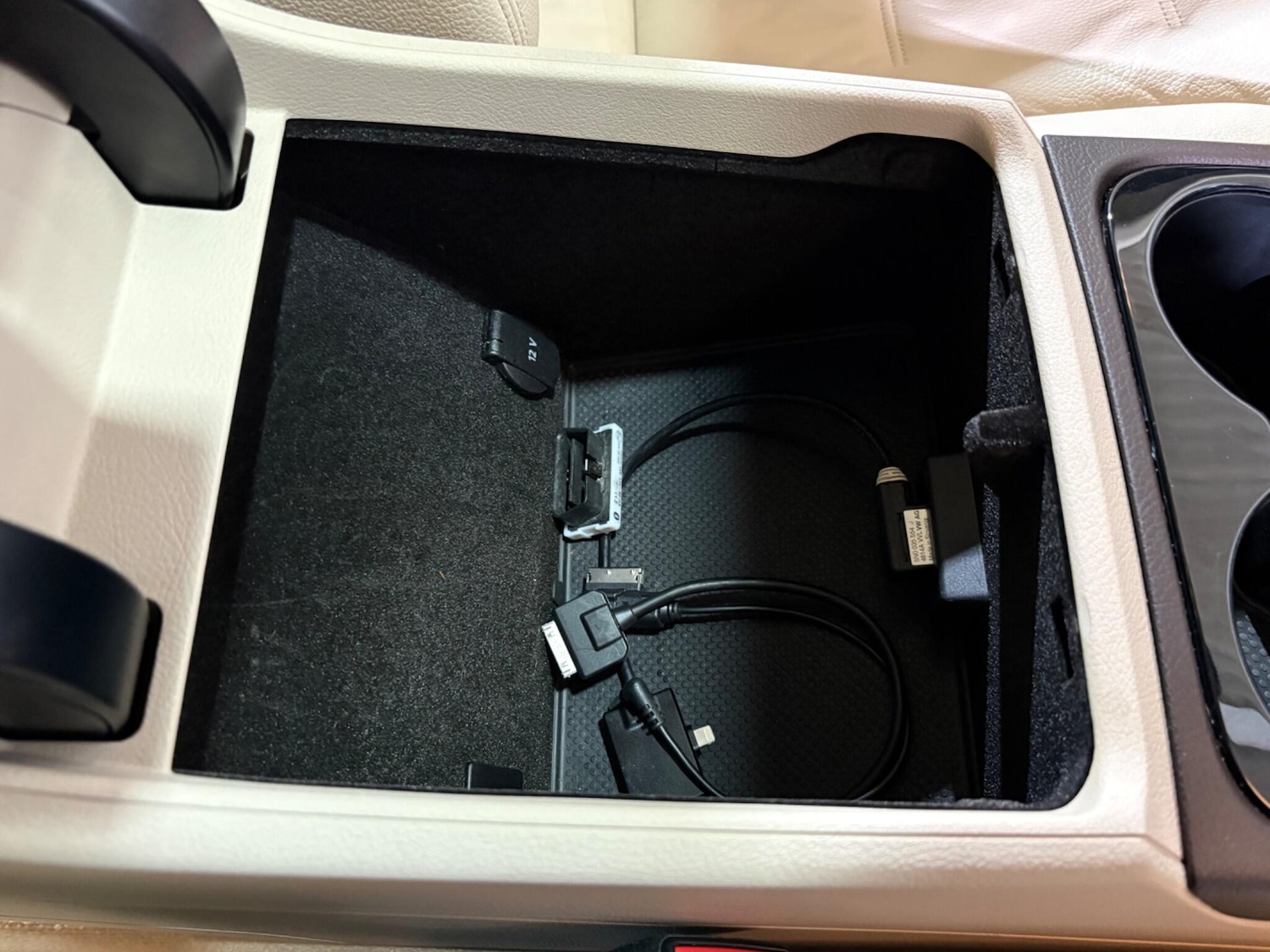 Used Volkswagen Touareg 2015 for sale - 76839744: Photo 26