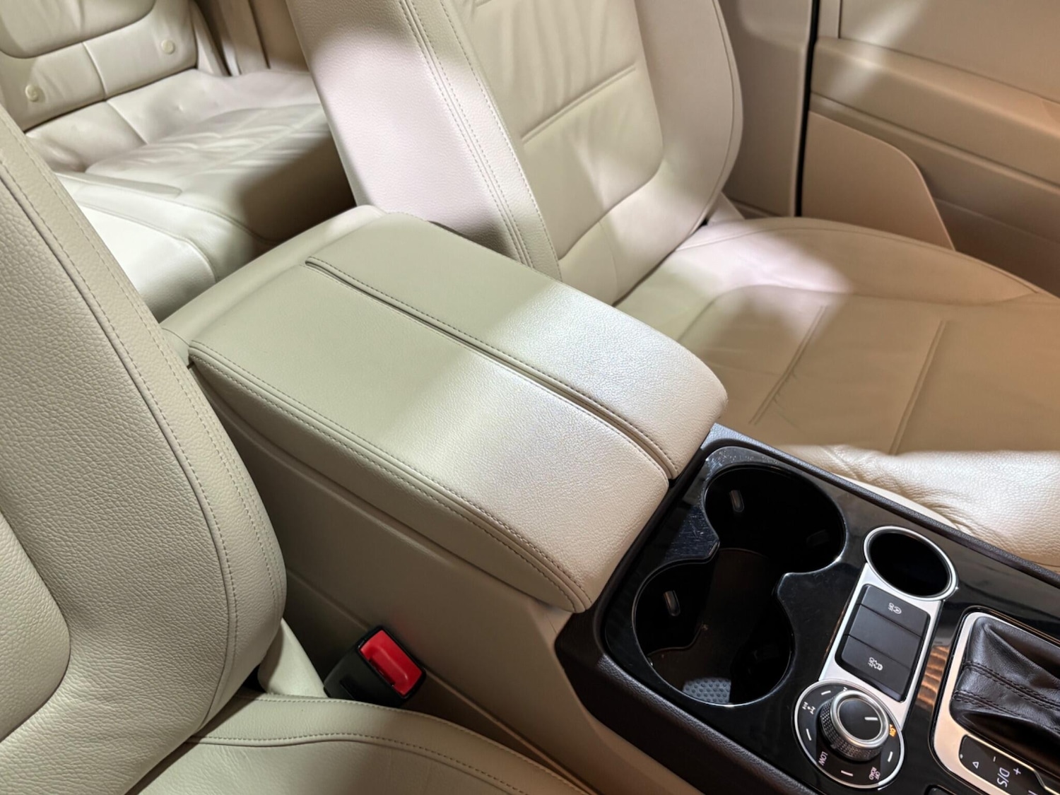 Used Volkswagen Touareg 2015 for sale - 76839744: Photo 27