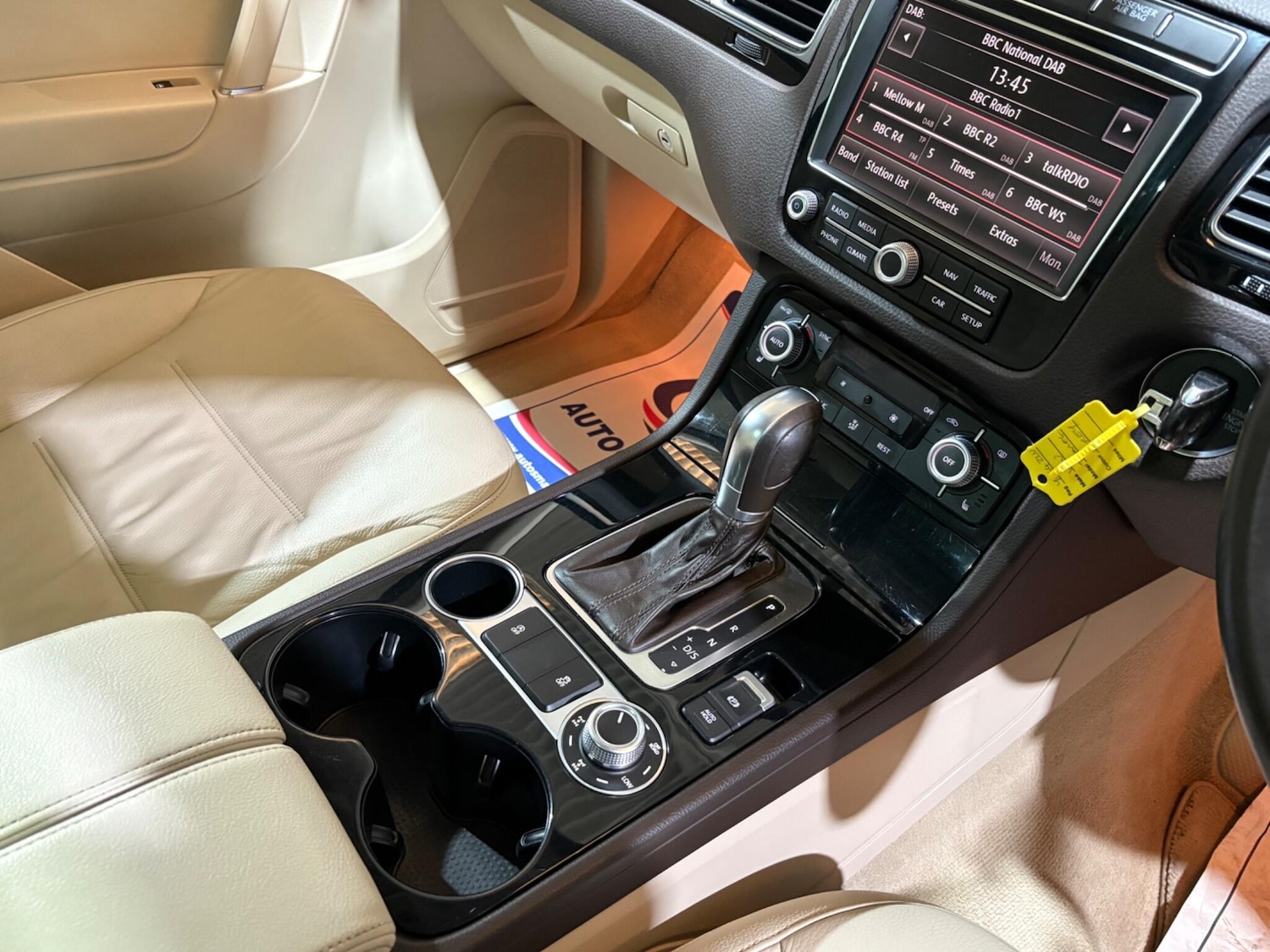 Used Volkswagen Touareg 2015 for sale - 76839744: Photo 28