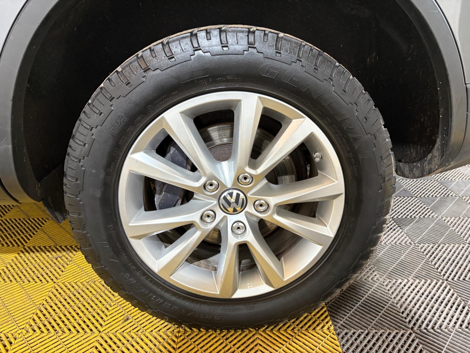 Used Volkswagen Touareg 2015 for sale - 76839744: Photo 33