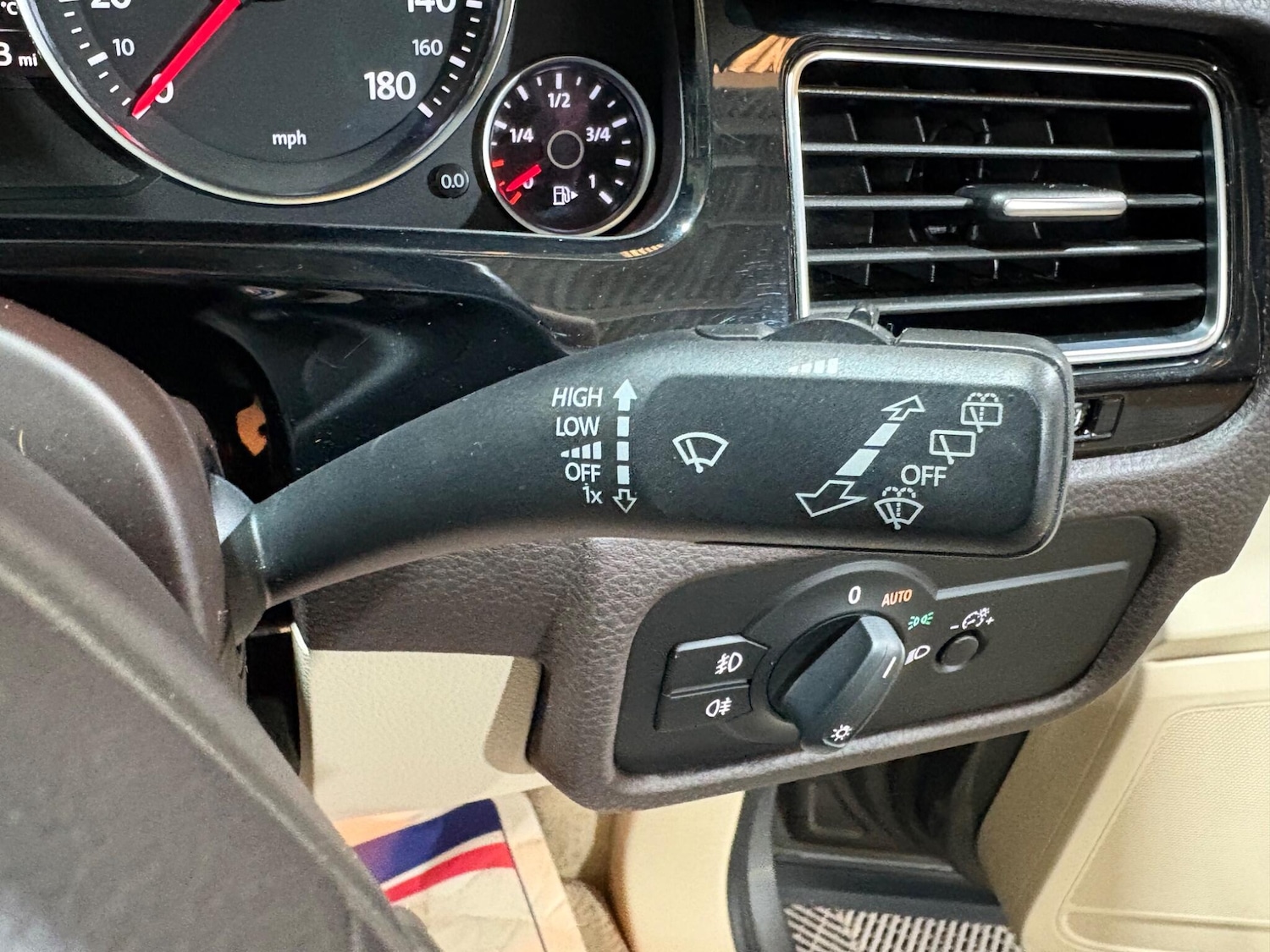 Used Volkswagen Touareg 2015 for sale - 76839744: Photo 34