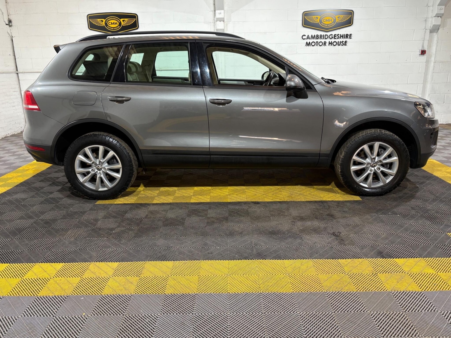 Used Volkswagen Touareg 2015 for sale - 76839744: Photo 37