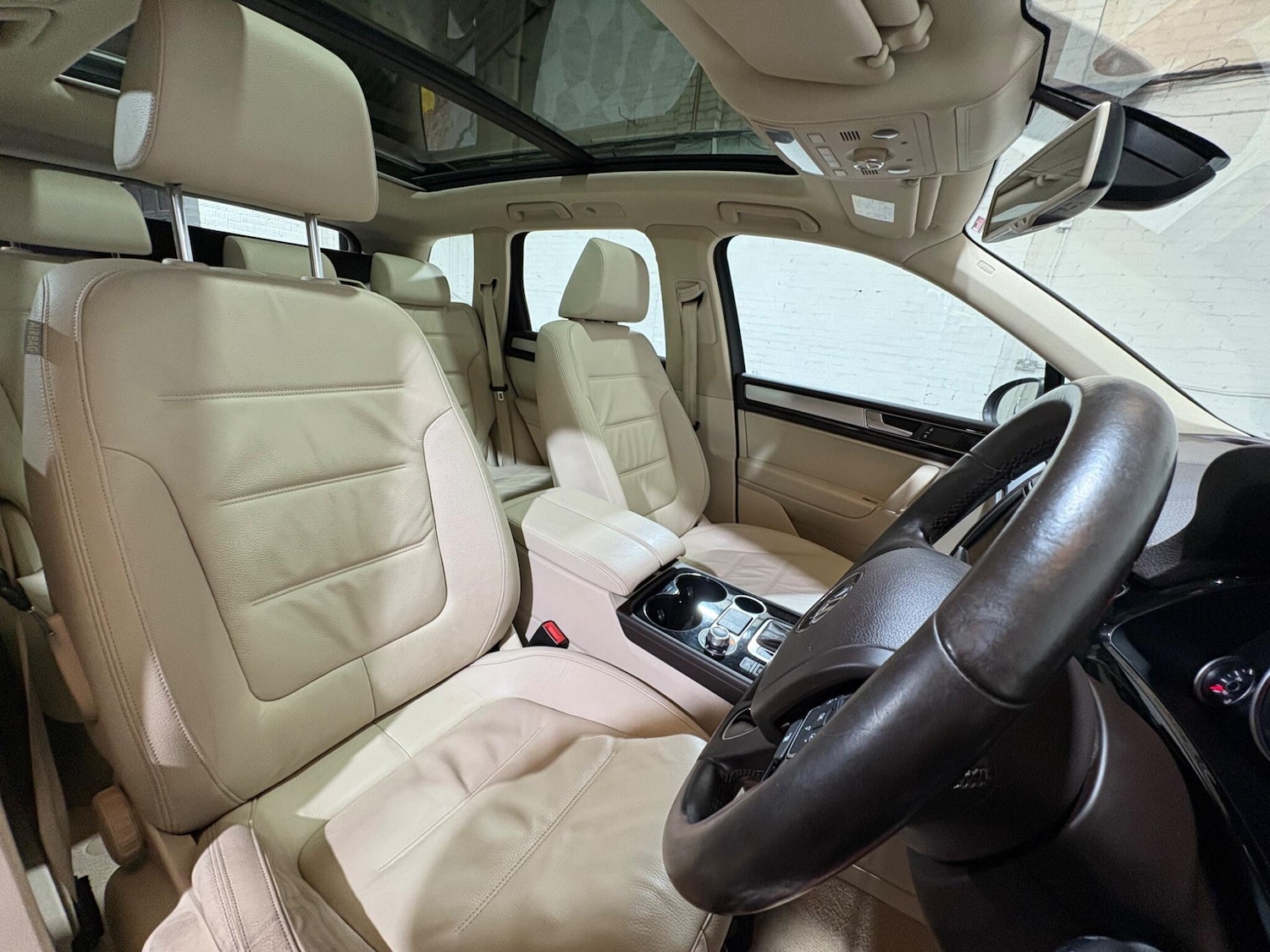 Used Volkswagen Touareg 2015 for sale - 76839744: Photo 43