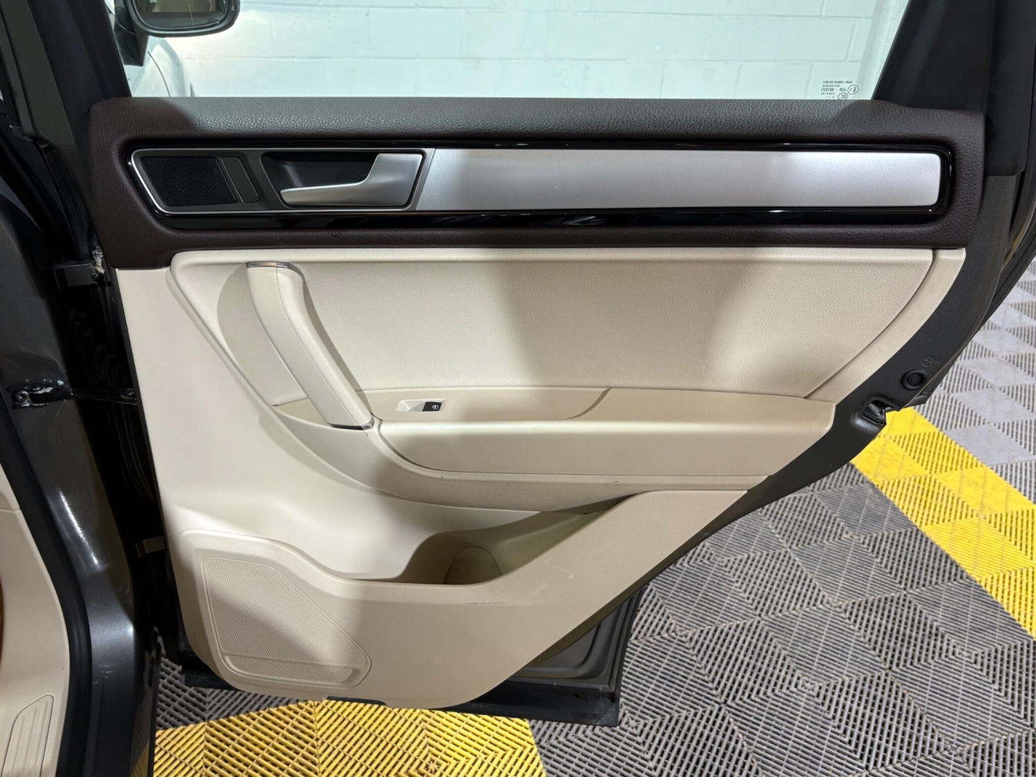 Used Volkswagen Touareg 2015 for sale - 76839744: Photo 56