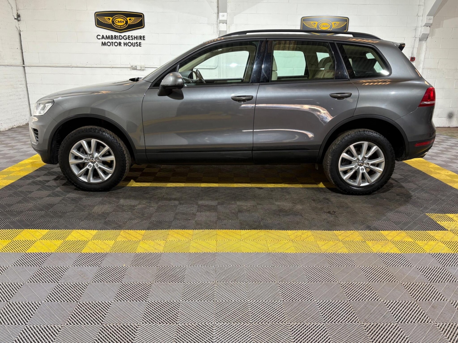 Used Volkswagen Touareg 2015 for sale - 76839744: Photo 57