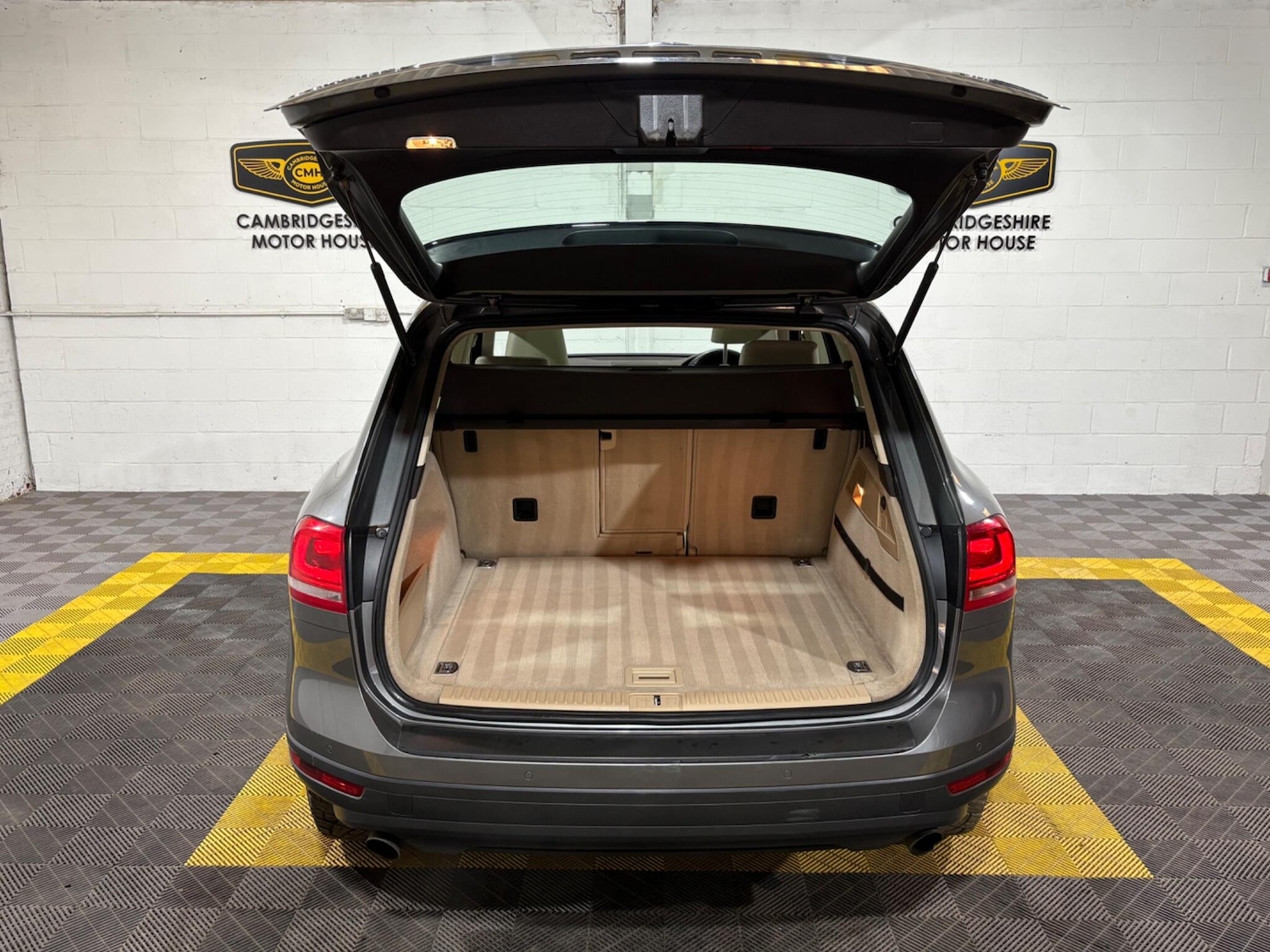 Used Volkswagen Touareg 2015 for sale - 76839744: Photo 59