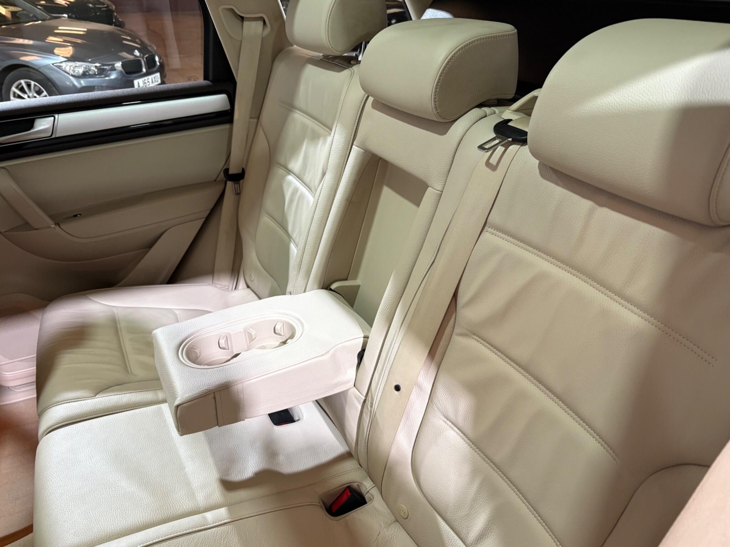 Used Volkswagen Touareg 2015 for sale - 76839744: Photo 61