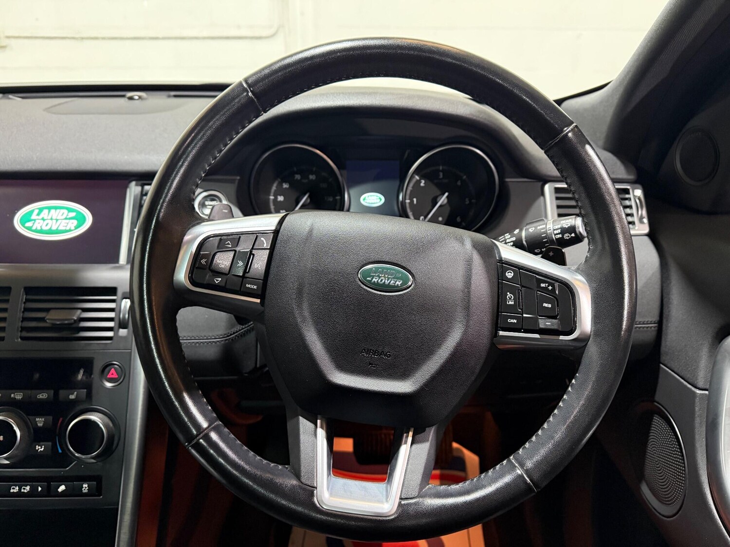 Used Land Rover Discovery Sport 2018 for sale - 76307872: Photo 40