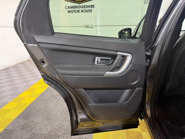 Used Land Rover Discovery Sport 2018 for sale - 76307872: Photo 54
