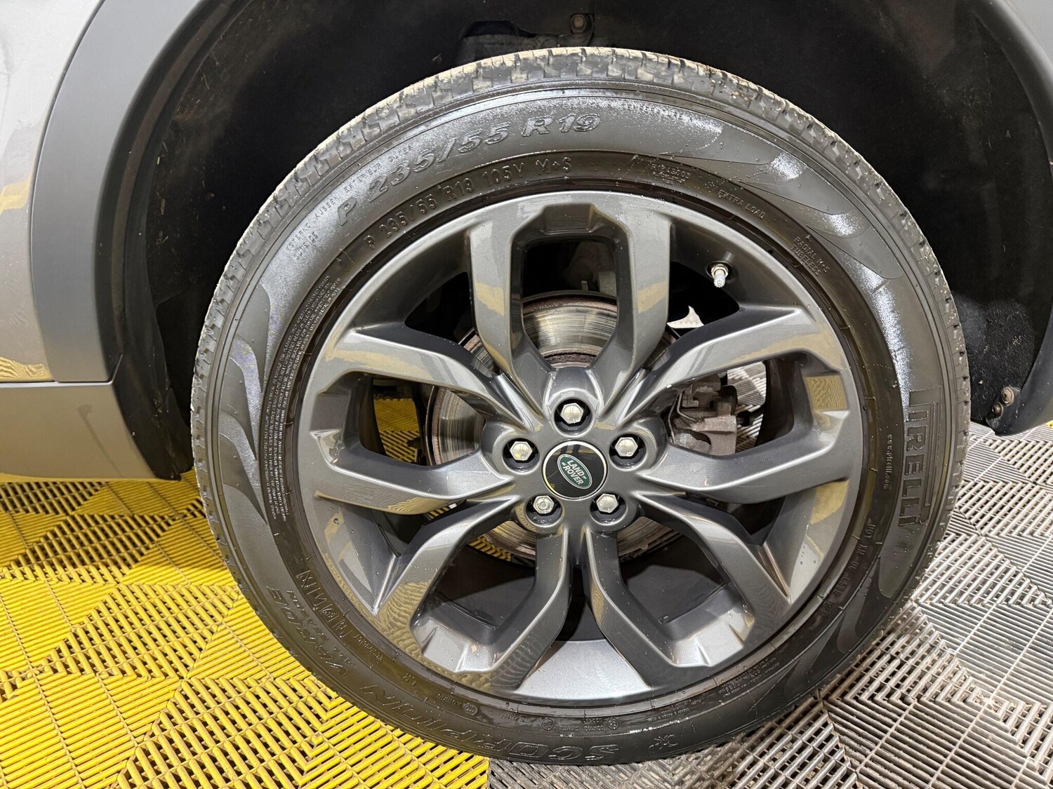 Used Land Rover Discovery Sport 2018 for sale - 76307872: Photo 65